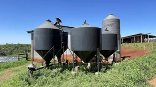 Imóvel 2773800 [''] - ['LOTE RURAL Nº 194-C, COM ÁREA DE 94.400 M² , LR Nº 194-C, 16º PER. FAZ. BRIT. - Confinamento NOVA SANTA ROSA Área de confinamento em bom estado, pronto para uso, propriedade possui'] [''] - ['Nova Santa Rosa']/['PR'] - 1