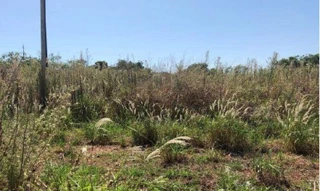 Imóvel 2833853 [''] - ['Uma área de terras medindo 2.701,21 metros quadrados, constituída pelo lote 05 (cinco), da subdivisão do imóvel com a área de 6,05 hectares, situado na Gleba Engenho de Ferro, deste Município e Comarca de Ibiporã-PR, dentro das seguintes divisas e confrontações: Iniciando-se em um ponto comum cravado na divisa do lote nº 01 e terras do sr. Lauro Pepilasco, deste ponto segue confrontando com o lote nº 01 no rumo SE 40º44’38”NW medindo 106,21 metros até encontrar outro pont