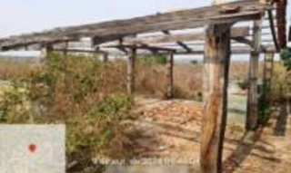 Imóvel 2596376 [''] - ['Saida da cidade de Torixoréu/MT pela rodovia MT 100, sentido Pontal do Araguaia/MT, percorre 6,9 km, entra a esquerda em estrada nao pavimentada, seguindo por mais 12,3 km. A fazenda fica a esquerda.'] [''] - ['Torixoréu']/['MT'] - 1